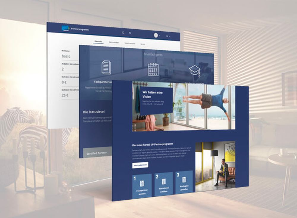 Blaues, responsives Webseiten-Mockup mit schwebenden Panels