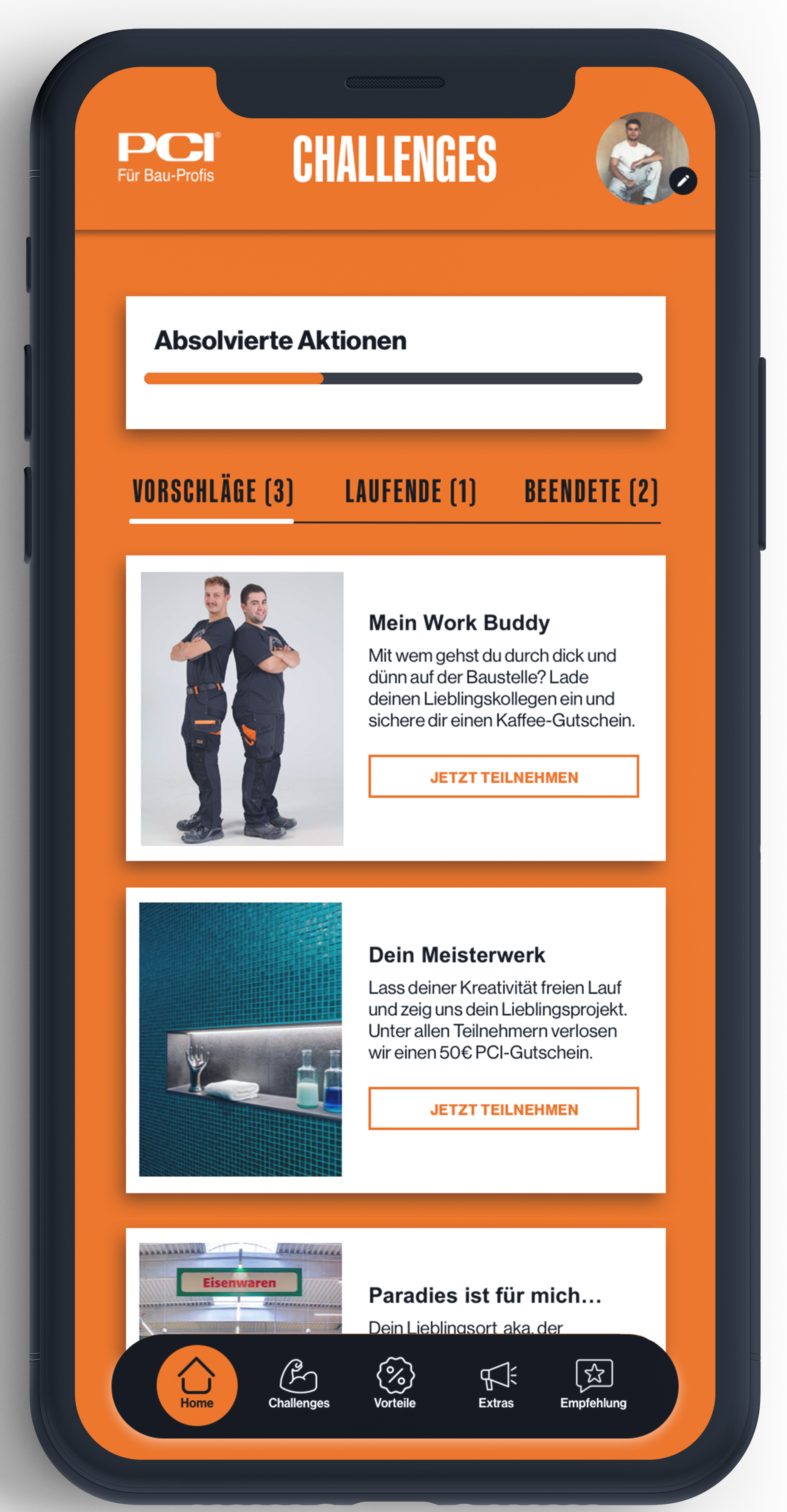 Mobile Challenges-App in orangefarbenem Design mit Karten, Aktionsbuttons und Navigationsleiste