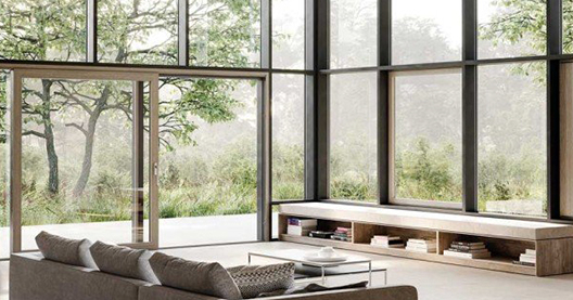 Moderne Wohnlandschaft mit stilvollen Möbeln und warmen Farbtönen in einem einladenden Raum