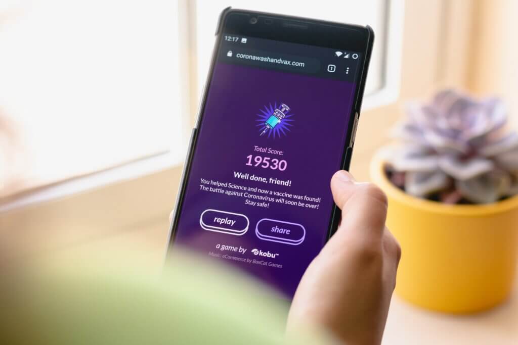 Smartphone-Display: 19.530 Punkte, lila Erfolgsmeldung „Gut gemacht“