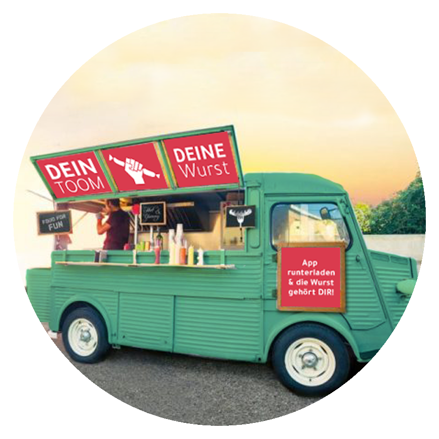 Mintgrüner Retro-Foodtruck Toom Wurst mit Verkaufsfenster und App-Aufruf